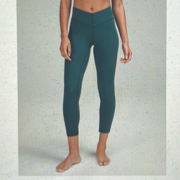 Align v-waist leggings - Picture 1 of 6